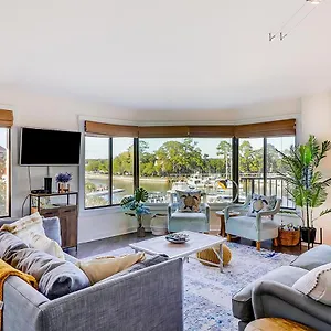 https://yacht-club-villas-7542.top-hotels-in-savannah.com