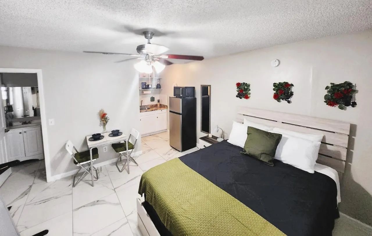 Adorable Mini Suite In Tampa Apartment